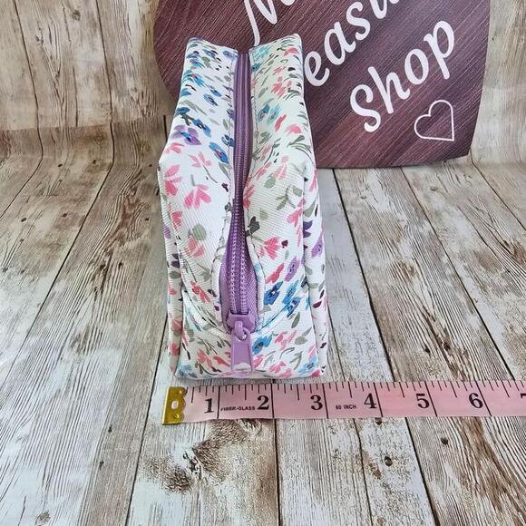 Women's Cosmetic Bag - White/Purple Floral - Picture 2 of 5